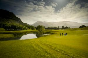 Millbrook's Coronet Nine course with views of Coronet Peak.